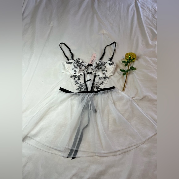 Victoria's Secret Other - SALE💐VICTORIA SECRET’S lingerie ✨